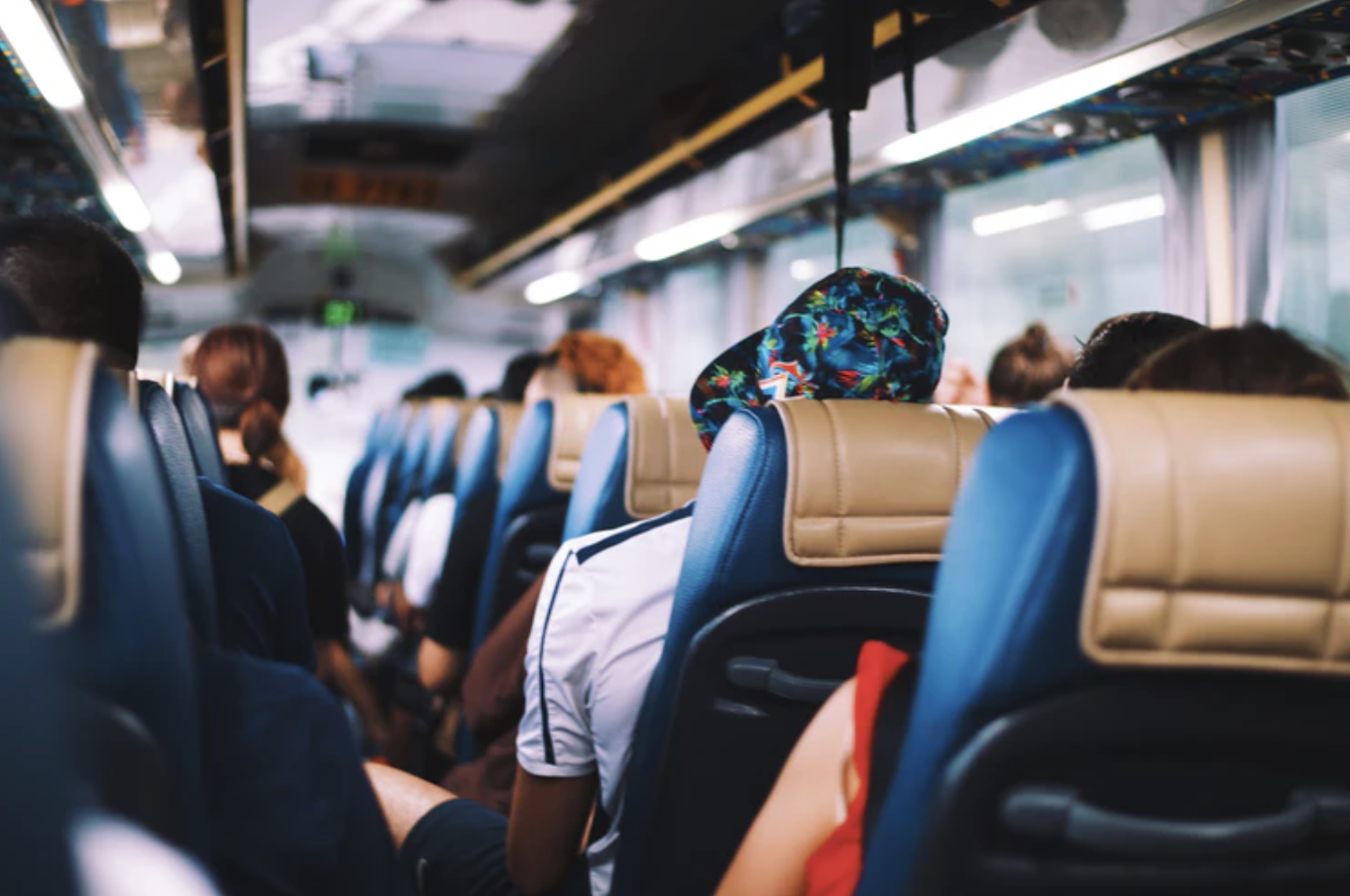 Viagem  de Ônibus, Carro ou Avião? Veja as Dicas!