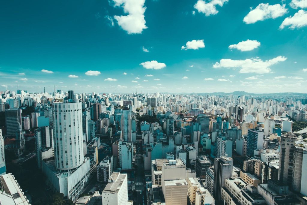 vista aera de são paulo após uma viagem de ônibus